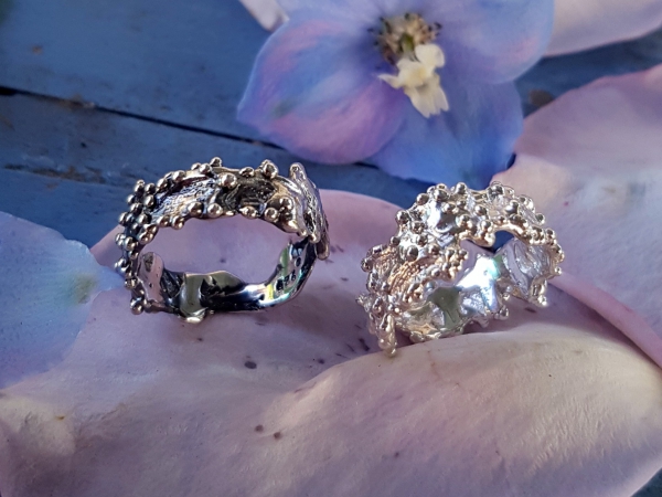 Atelier Solstice – Bague végétale Cendrillon en argent clair ou oxydé.