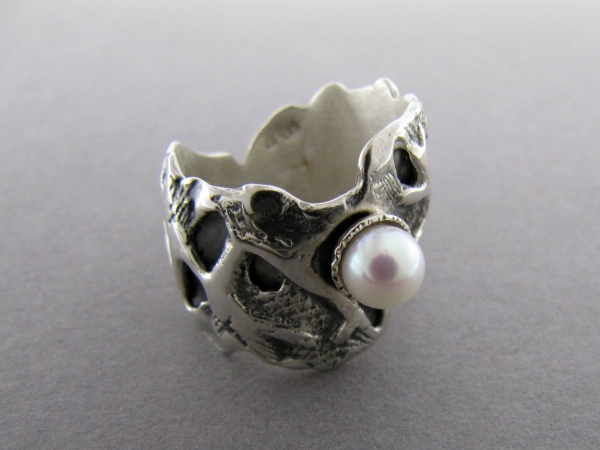 Atelier Solstice – Bague en argent «La fée Clochette», perle de culture