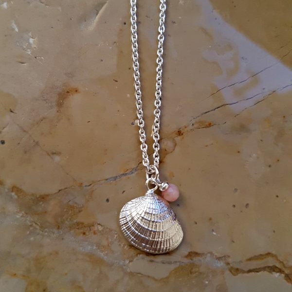 Atelier Solstice – Pendentif argent et perle d'opale rose.